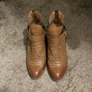 Seychelles ankle booties with gold details